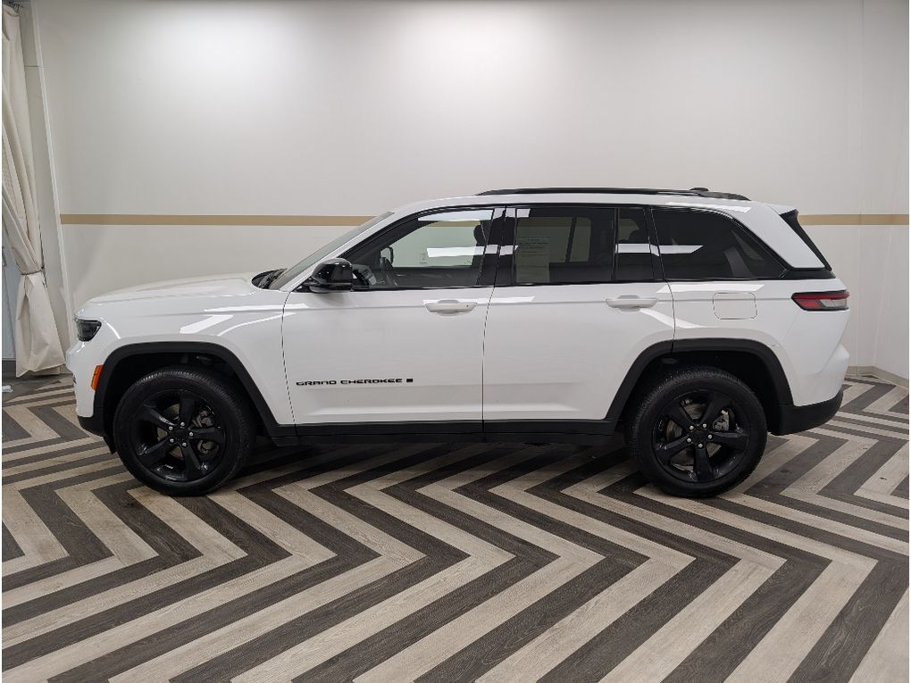 2022 Jeep Grand Cherokee Altitude Gasoline