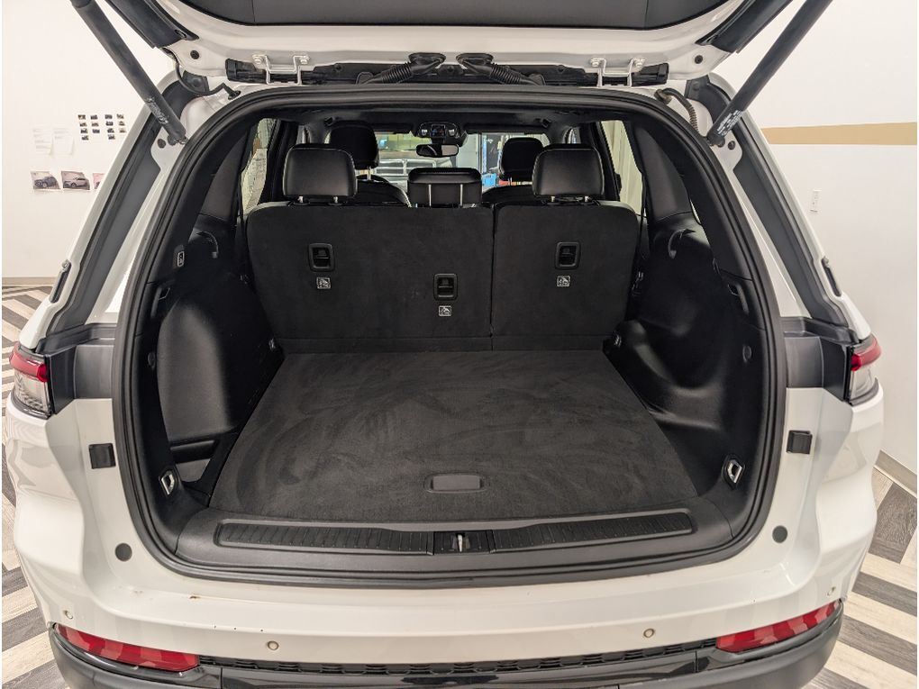 2022 Jeep Grand Cherokee Altitude Bozeman MT
