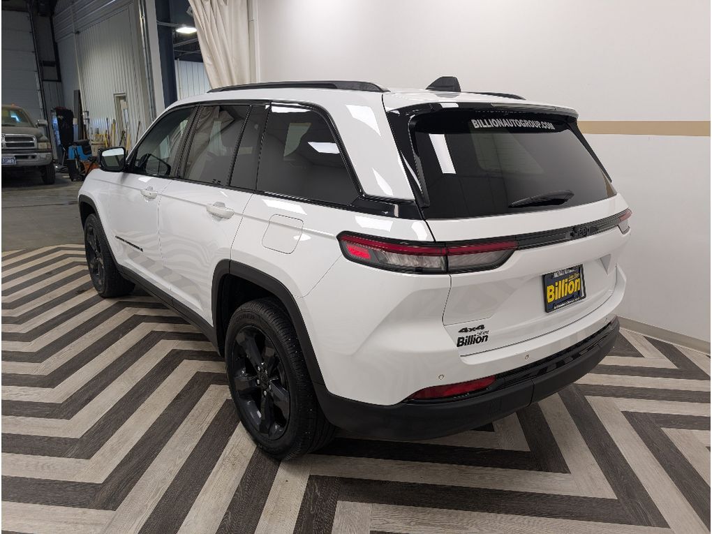2022 Jeep Grand Cherokee Altitude Bozeman MT