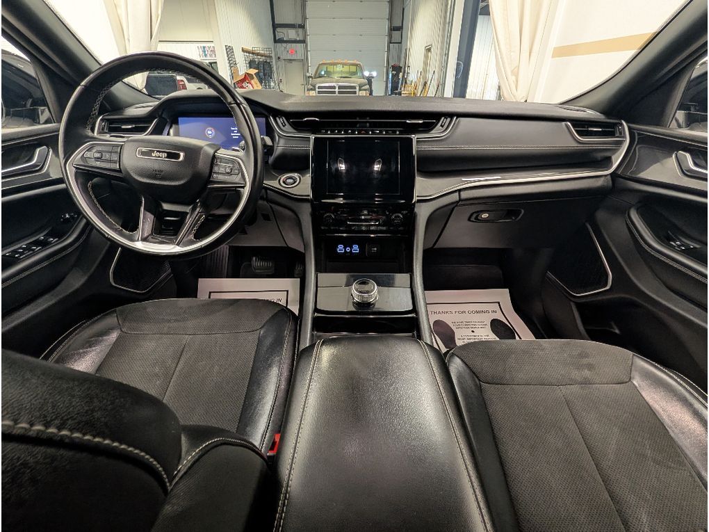 2022 Jeep Grand Cherokee Altitude Bozeman MT