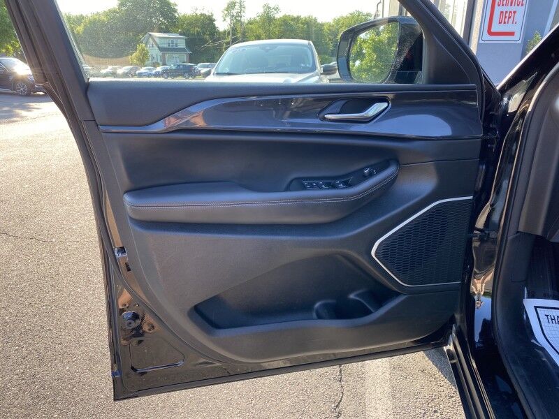 2022 Jeep Grand Cherokee Altitude Bristol  PA