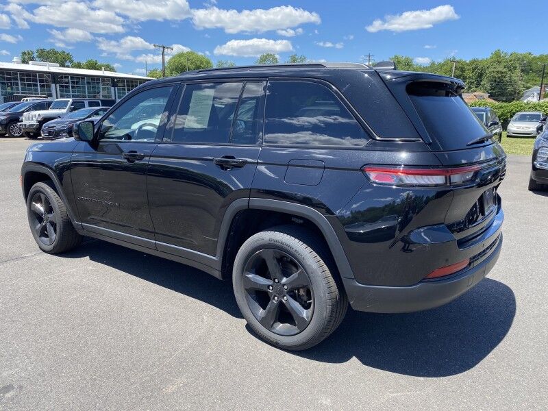 2022 Jeep Grand Cherokee Altitude