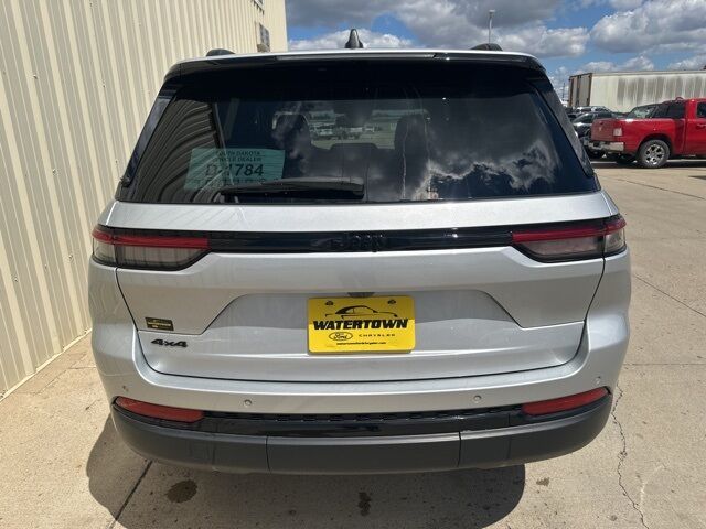 2022 Jeep Grand Cherokee Altitude Watertown SD