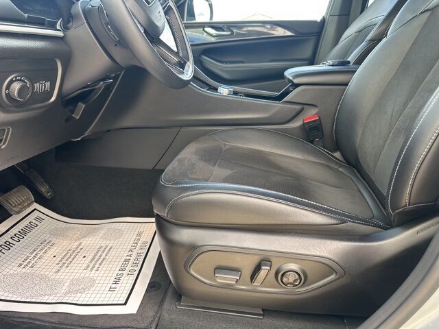 2022 Jeep Grand Cherokee Altitude Watertown SD