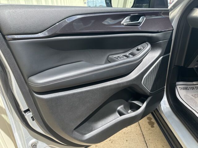 2022 Jeep Grand Cherokee Altitude Watertown SD