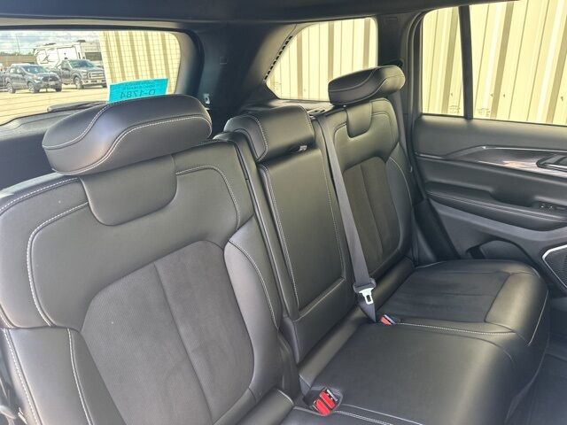 2022 Jeep Grand Cherokee Altitude Watertown SD