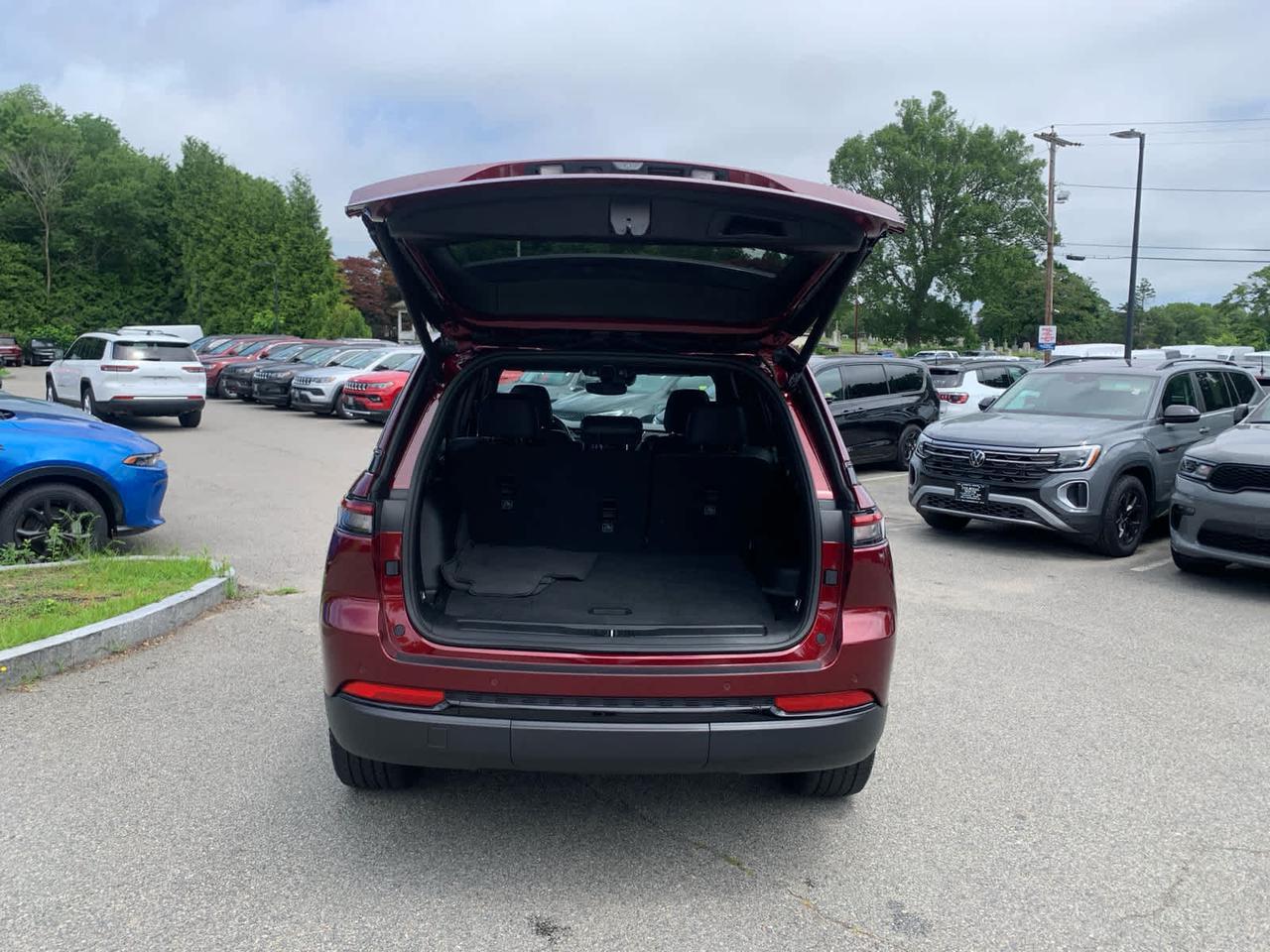 2022 Jeep Grand Cherokee Altitude Dartmouth MA
