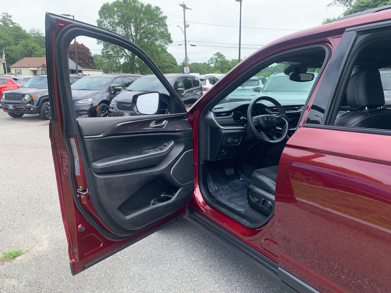 2022 Jeep Grand Cherokee Altitude Dartmouth MA