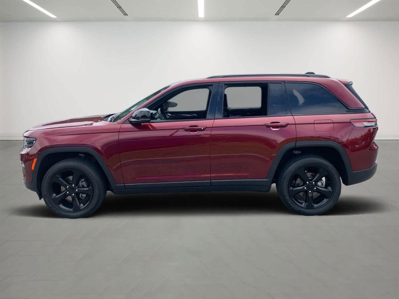 2022 Jeep Grand Cherokee Altitude Dartmouth MA