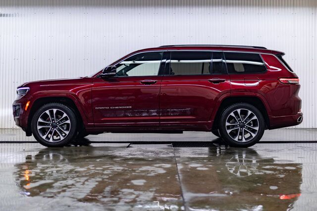 2022 Jeep Grand Cherokee L 4x4 Overland Leather Roof Nav BCam Red Deer AB