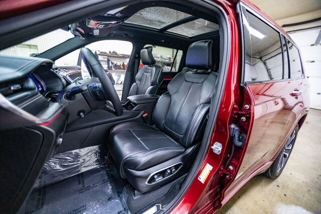 2022 Jeep Grand Cherokee L 4x4 Overland Leather Roof Nav BCam Red Deer AB