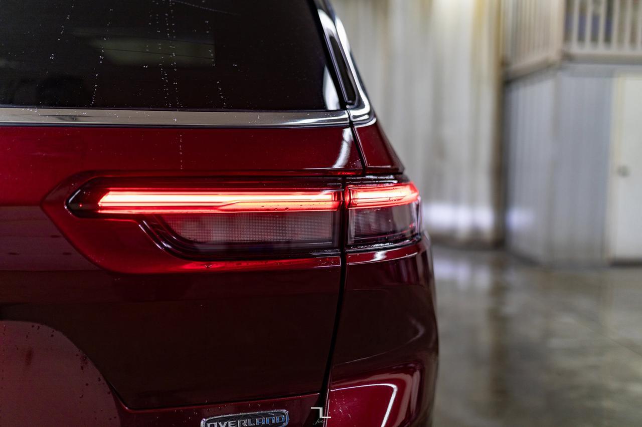 2022 Jeep Grand Cherokee L 4x4 Overland Leather Roof Nav BCam Red Deer AB