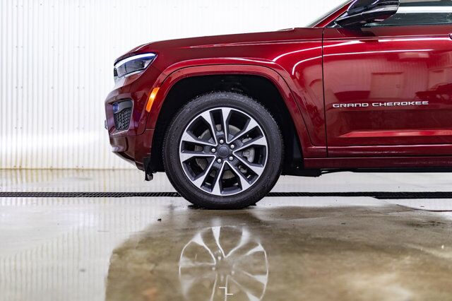 2022 Jeep Grand Cherokee L 4x4 Overland Leather Roof Nav BCam Red Deer AB