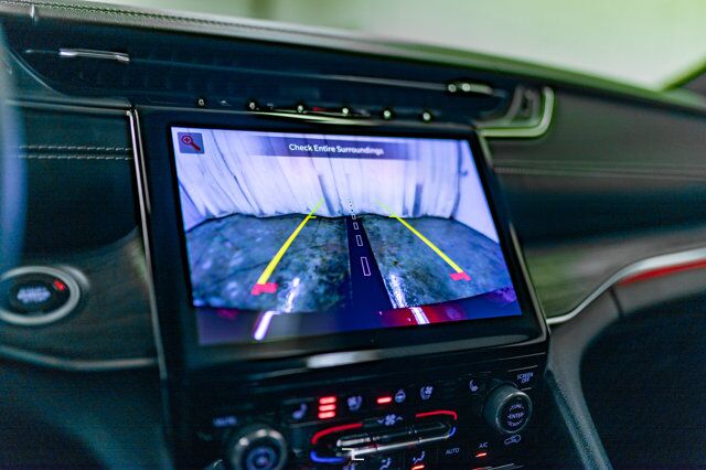 2022 Jeep Grand Cherokee L 4x4 Overland Leather Roof Nav BCam Red Deer AB