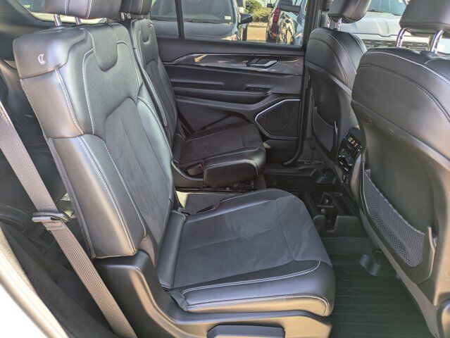 2022 Jeep Grand Cherokee L Altitude Castroville TX
