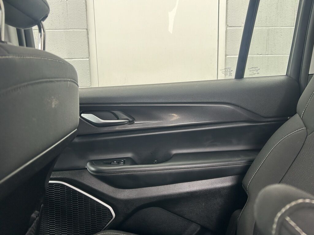 2022 Jeep Grand Cherokee L Laredo Crestwood KY