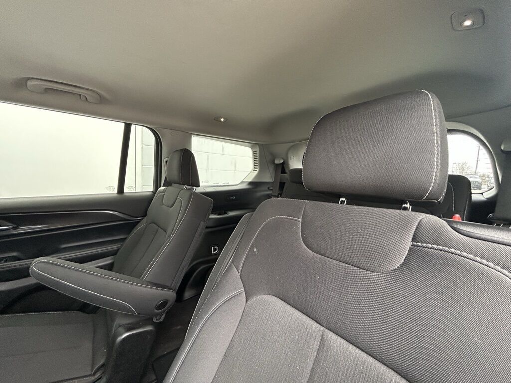 2022 Jeep Grand Cherokee L Laredo Crestwood KY