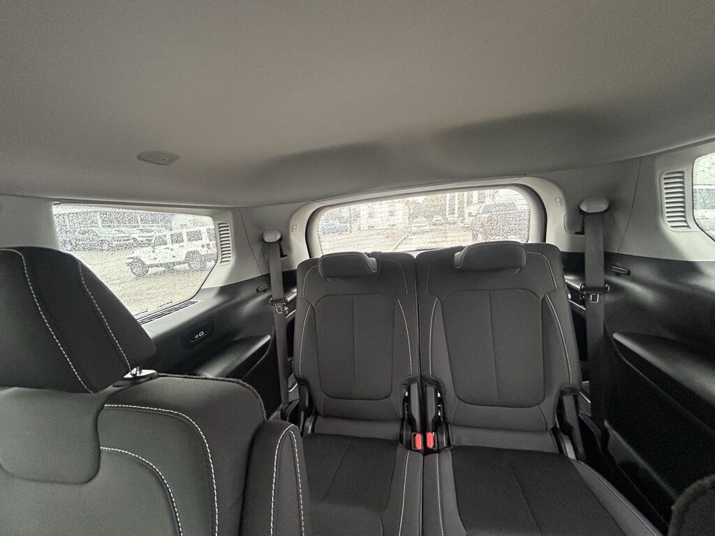 2022 Jeep Grand Cherokee L Laredo Crestwood KY