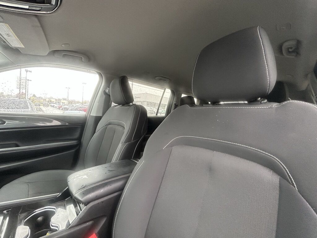 2022 Jeep Grand Cherokee L Laredo Crestwood KY