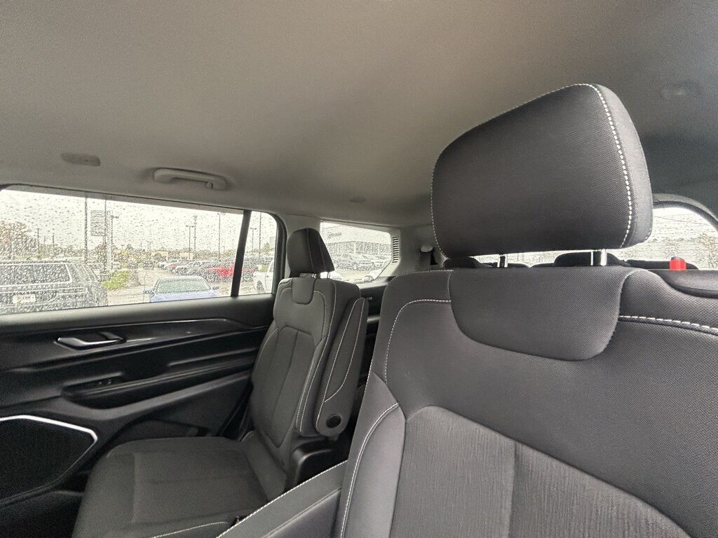 2022 Jeep Grand Cherokee L Laredo Crestwood KY