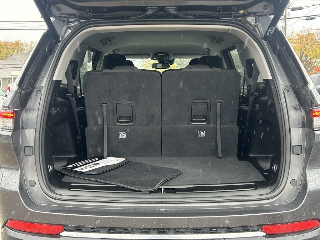 2022 Jeep Grand Cherokee L Laredo Crestwood KY