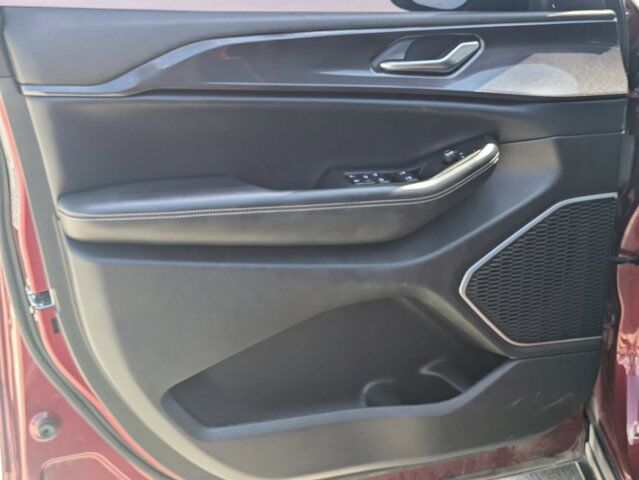 2022 Jeep Grand Cherokee L Laredo Castroville TX