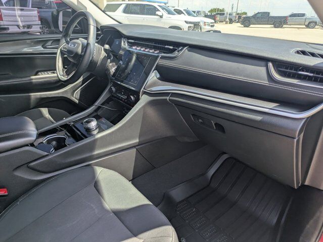 2022 Jeep Grand Cherokee L Laredo Castroville TX