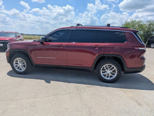 2022 Jeep Grand Cherokee L Laredo Castroville TX
