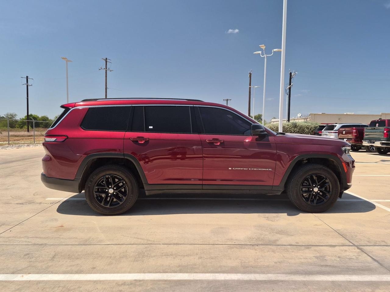 2022 Jeep Grand Cherokee L Laredo