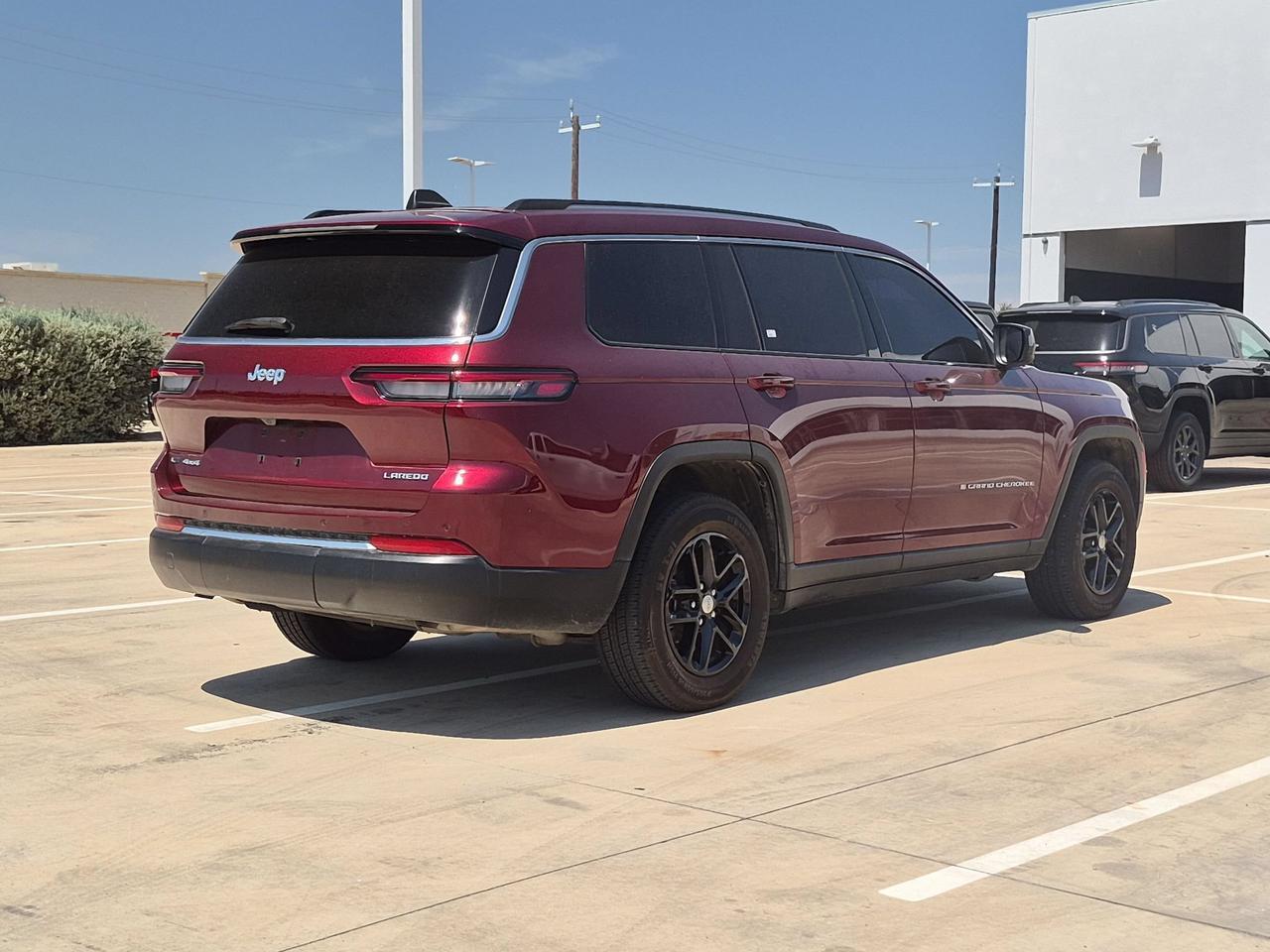 2022 Jeep Grand Cherokee L Laredo