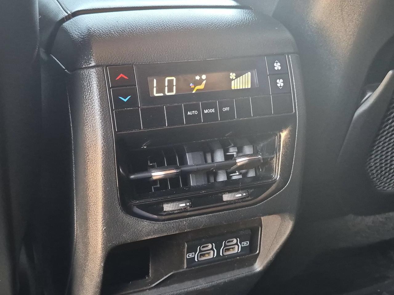 2022 Jeep Grand Cherokee L Laredo Castroville TX