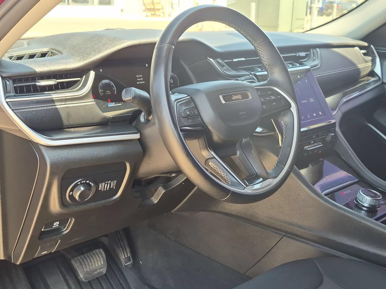 2022 Jeep Grand Cherokee L Laredo Castroville TX