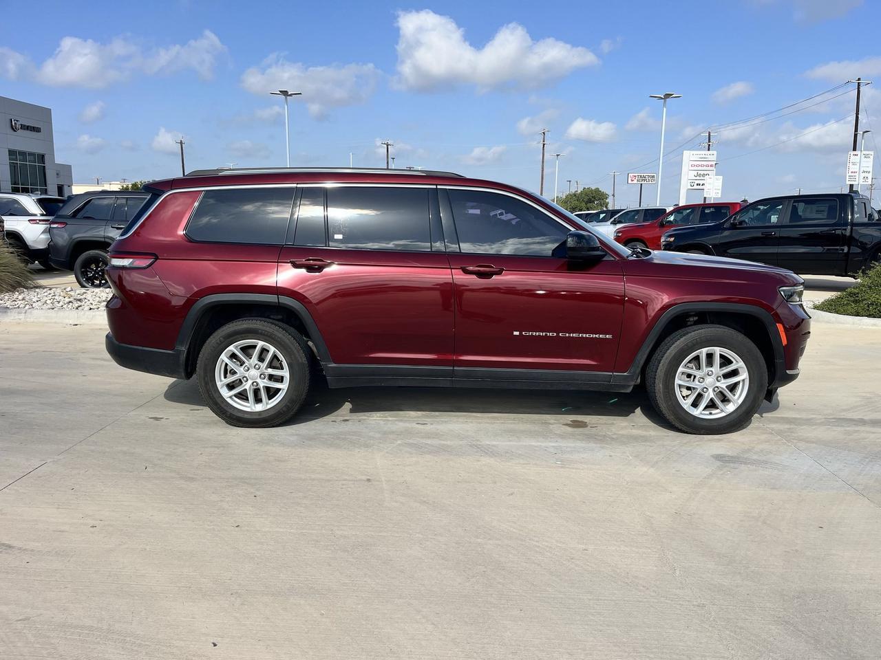 2022 Jeep Grand Cherokee L Laredo