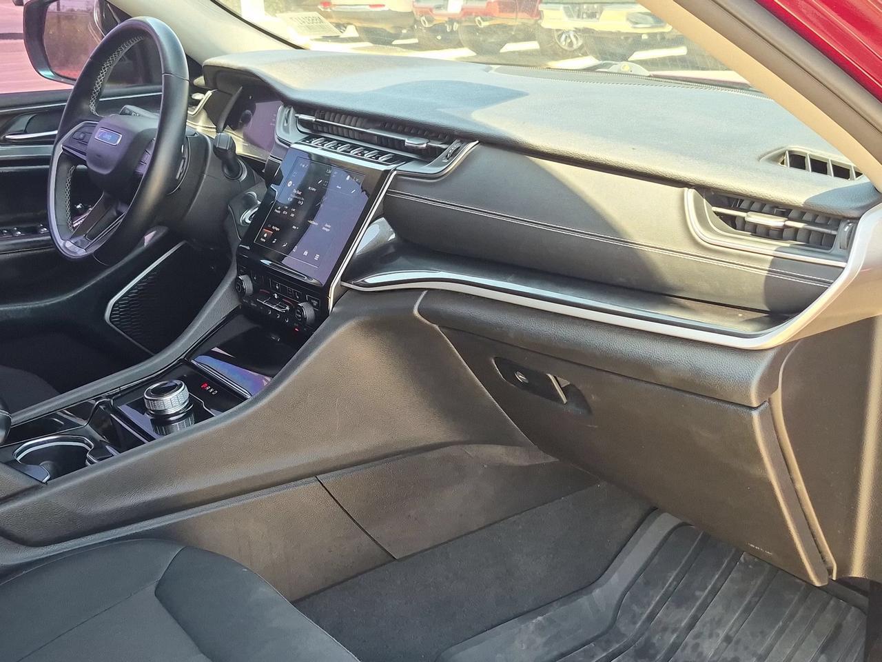 2022 Jeep Grand Cherokee L Laredo Castroville TX