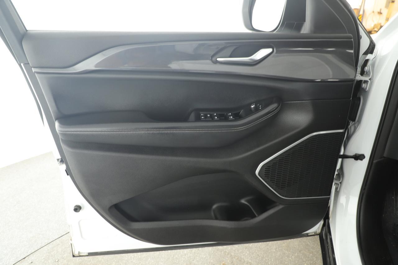 2022 Jeep Grand Cherokee L Laredo New Braunfels TX