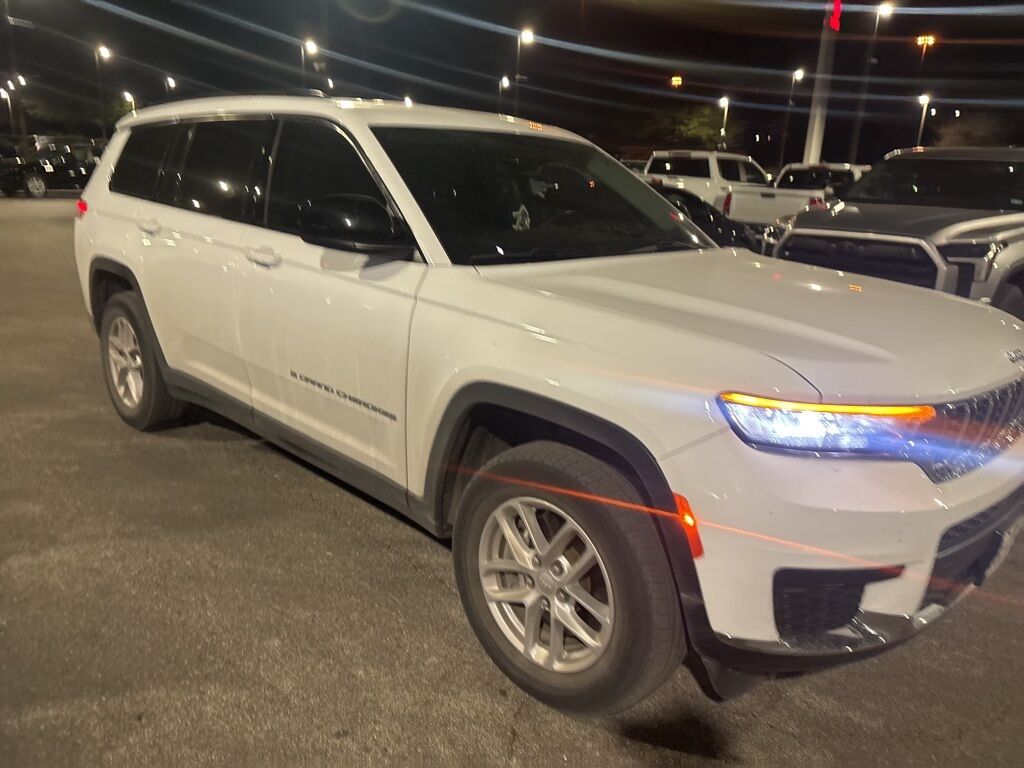 2022 Jeep Grand Cherokee L Laredo