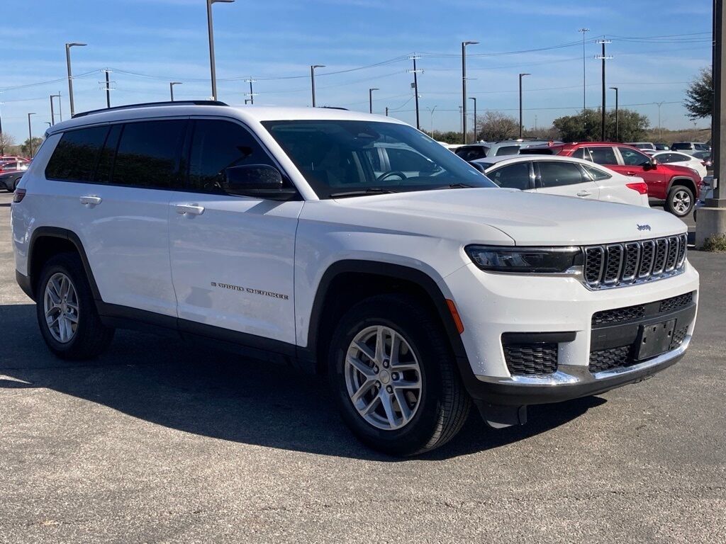 2022 Jeep Grand Cherokee L Laredo