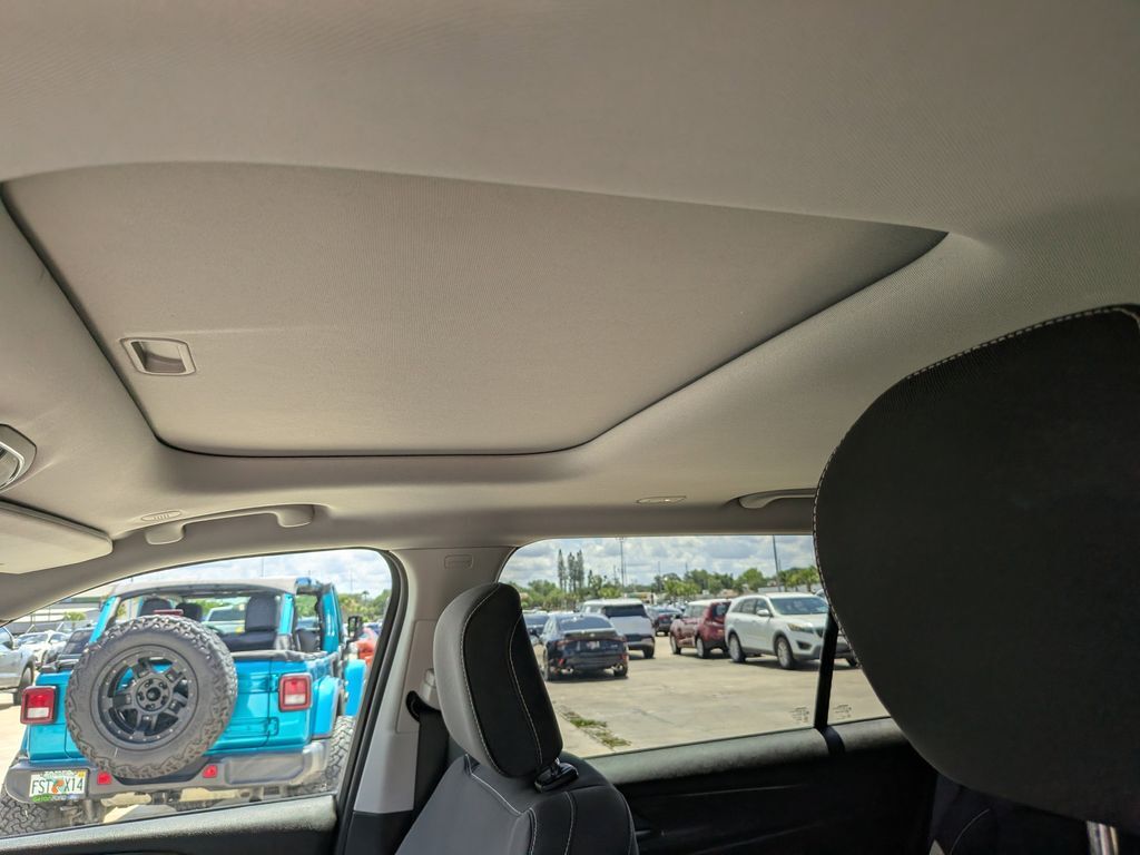 2022 Jeep Grand Cherokee L Laredo San Clemente CA