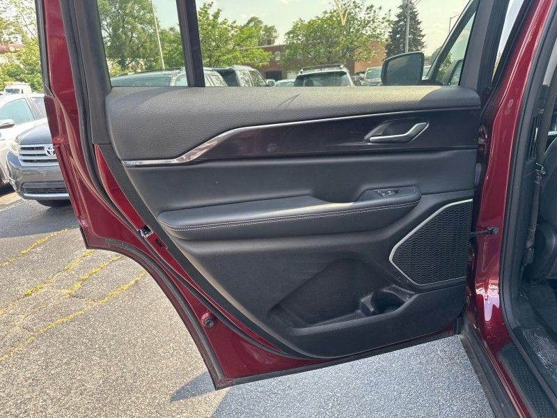 2022 Jeep Grand Cherokee L Laredo Worcester MA