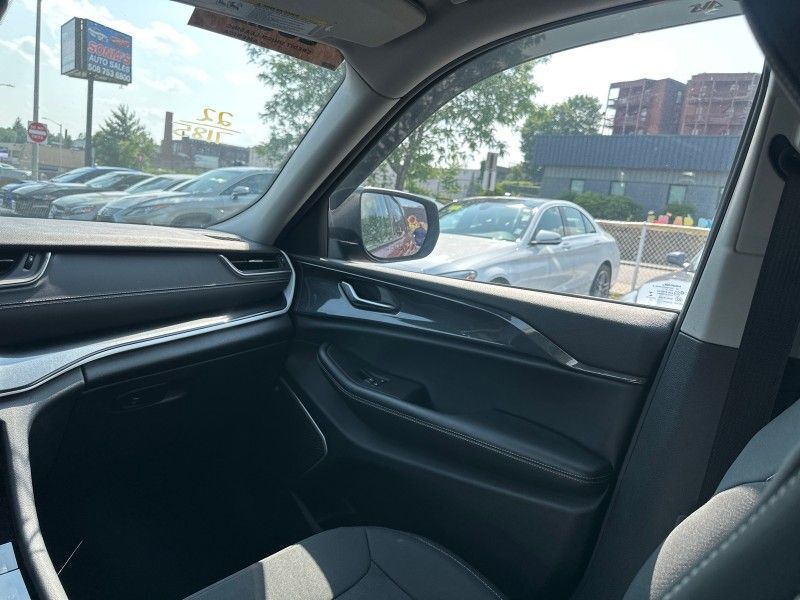 2022 Jeep Grand Cherokee L Laredo Worcester MA