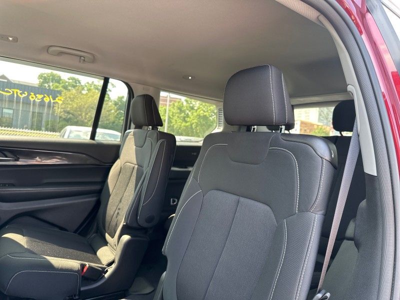 2022 Jeep Grand Cherokee L Laredo Worcester MA