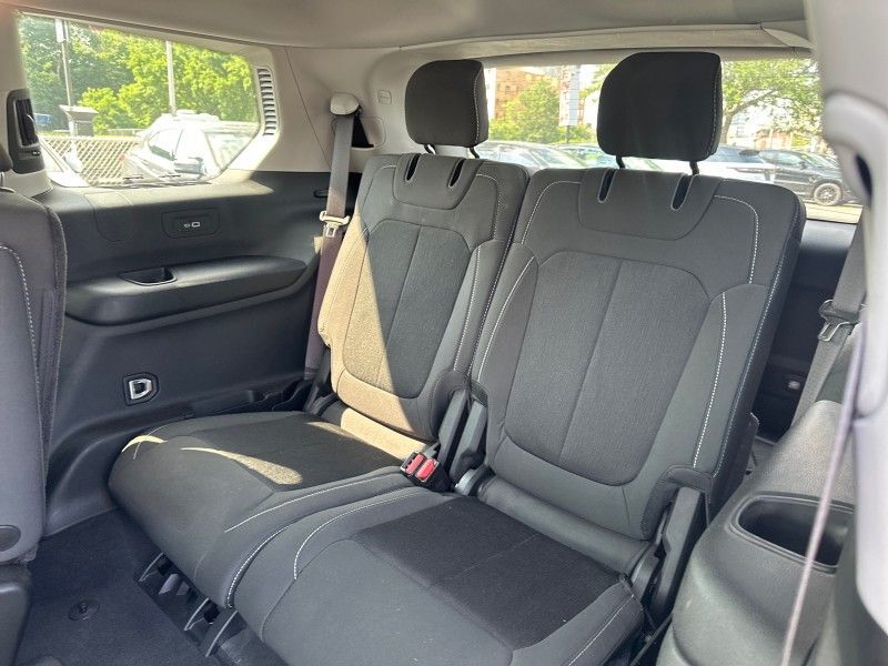 2022 Jeep Grand Cherokee L Laredo Worcester MA