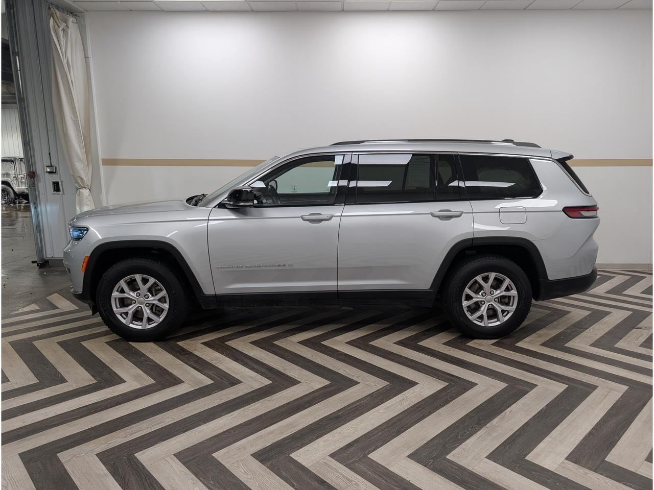 2022 Jeep Grand Cherokee L Limited Gasoline