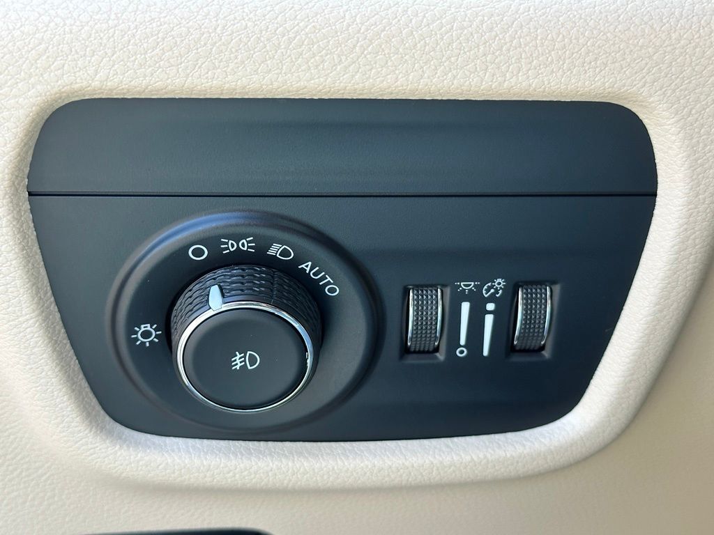 2022 Jeep Grand Cherokee L Limited Tucson AZ