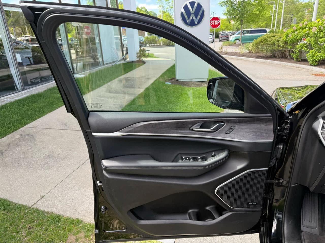 2022 Jeep Grand Cherokee L Limited Wellesley MA
