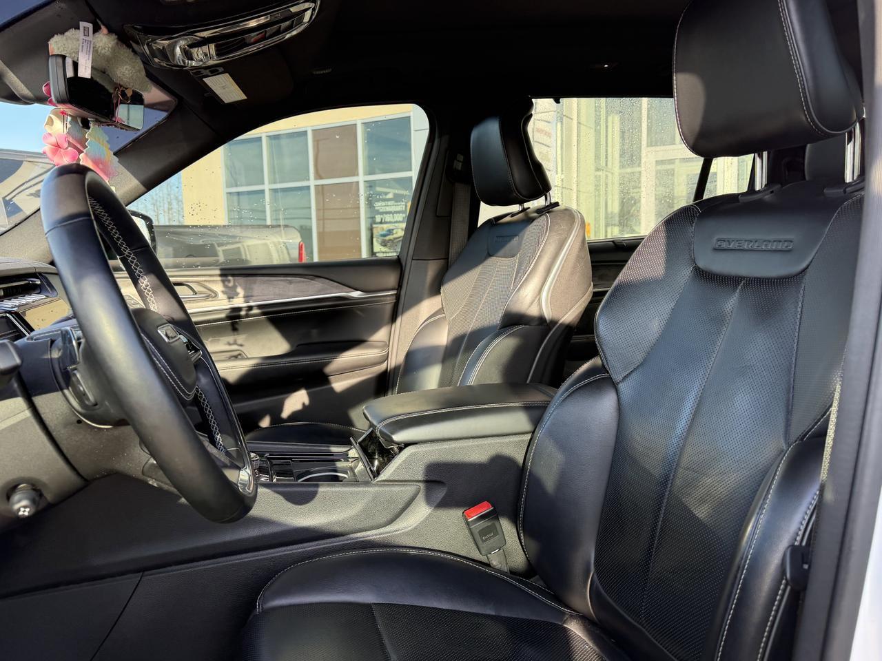 2022 Jeep Grand Cherokee L Overland 4X4 | 5.7L VVT | Leather | Heated Cooled Seats | Luxury Tech Pkg | Nav | Pano Sunroof Redwater AB