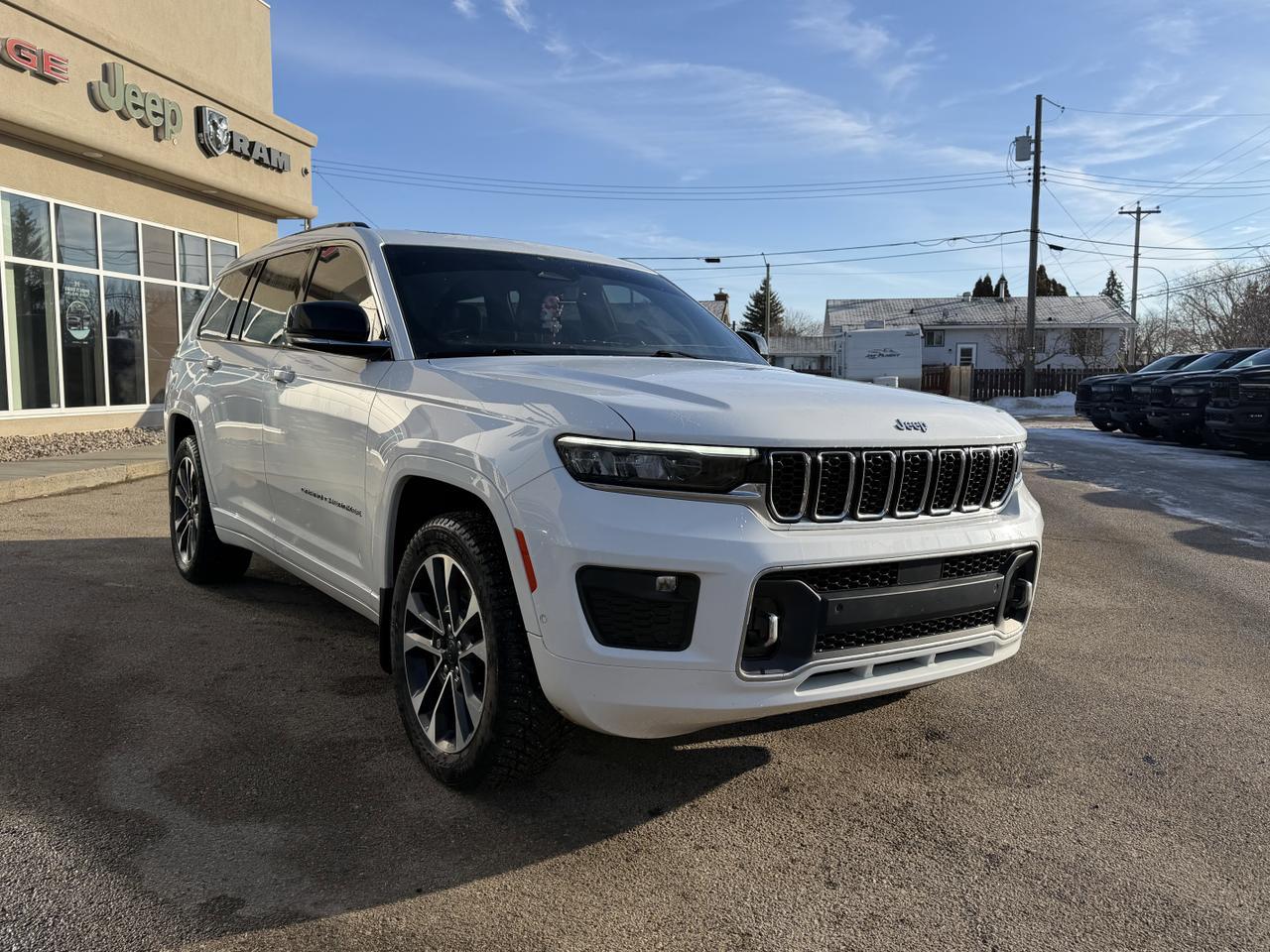 2022 Jeep Grand Cherokee L Overland 4X4 | 5.7L VVT | Leather | Heated Cooled Seats | Luxury Tech Pkg | Nav | Pano Sunroof Redwater AB
