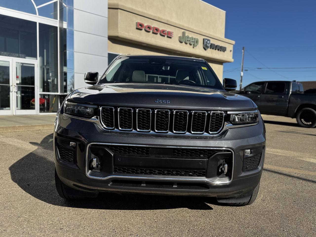2022 Jeep Grand Cherokee L Overland 4x4 | V8 | Leather | Heated Vented Seats | NAV | Backup Camera Redwater AB