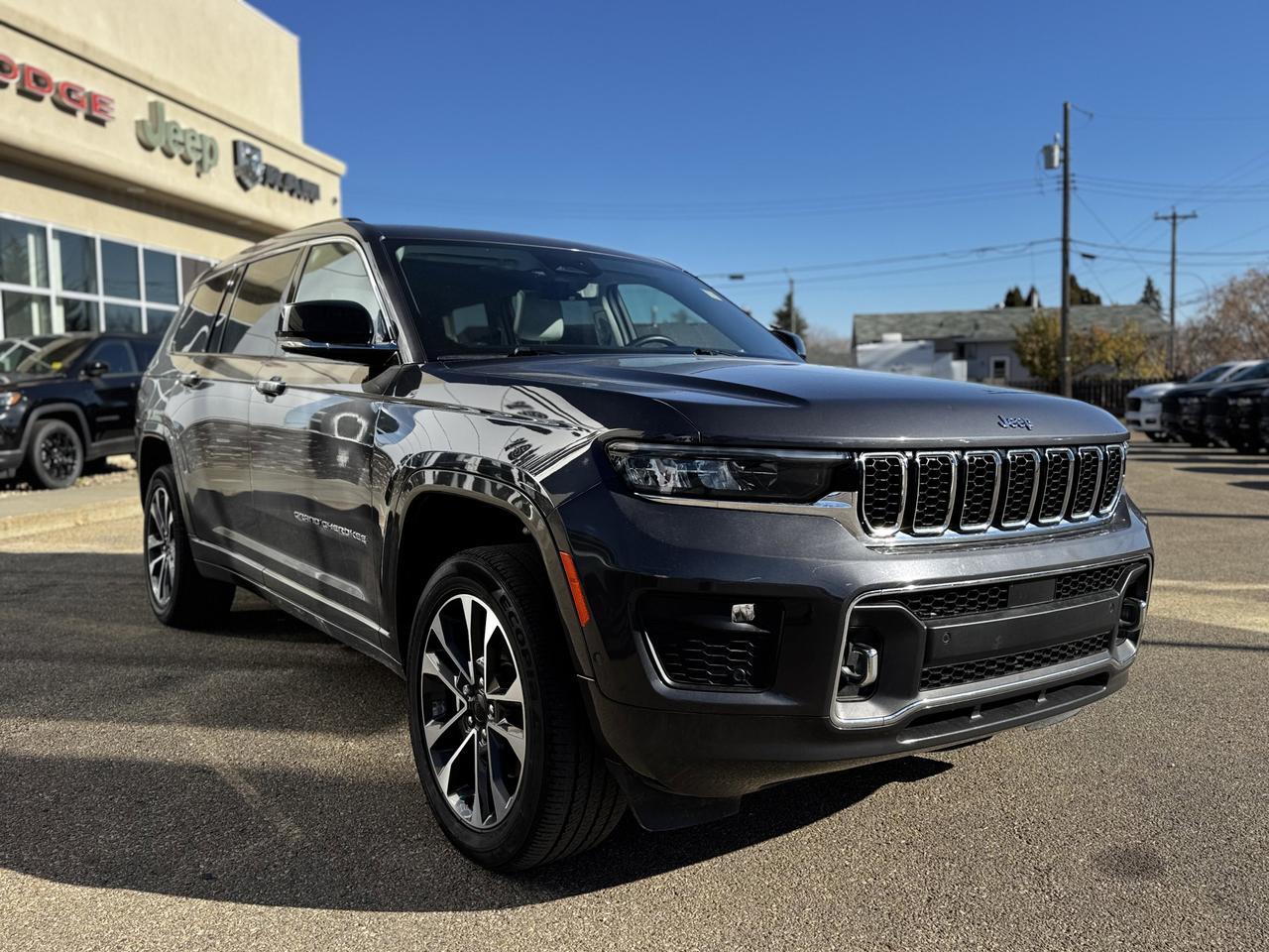 2022 Jeep Grand Cherokee L Overland 4x4 | V8 | Leather | Heated Vented Seats | NAV | Backup Camera Redwater AB