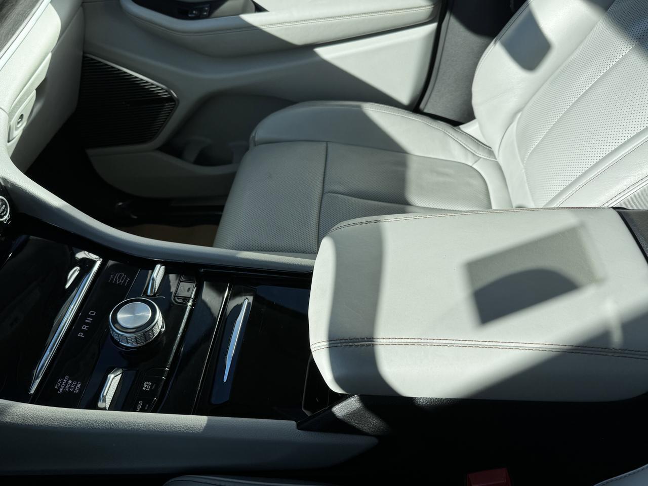 2022 Jeep Grand Cherokee L Overland 4x4 | V8 | Leather | Heated Vented Seats | NAV | Backup Camera Redwater AB